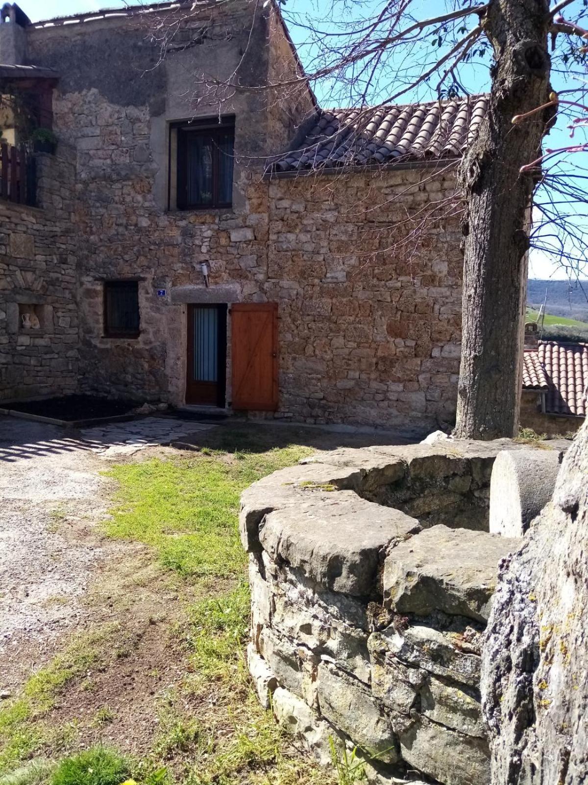 Gite Le Jaya Saint-Georges-de-Luzençon Εξωτερικό φωτογραφία